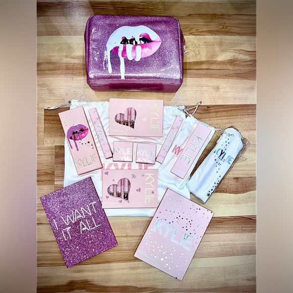 **𝙎𝙊𝙇𝘿 Kylie Cosmetics “I Want It All” 2017 20th Birthday PR Collection. - Picture 6 of 10